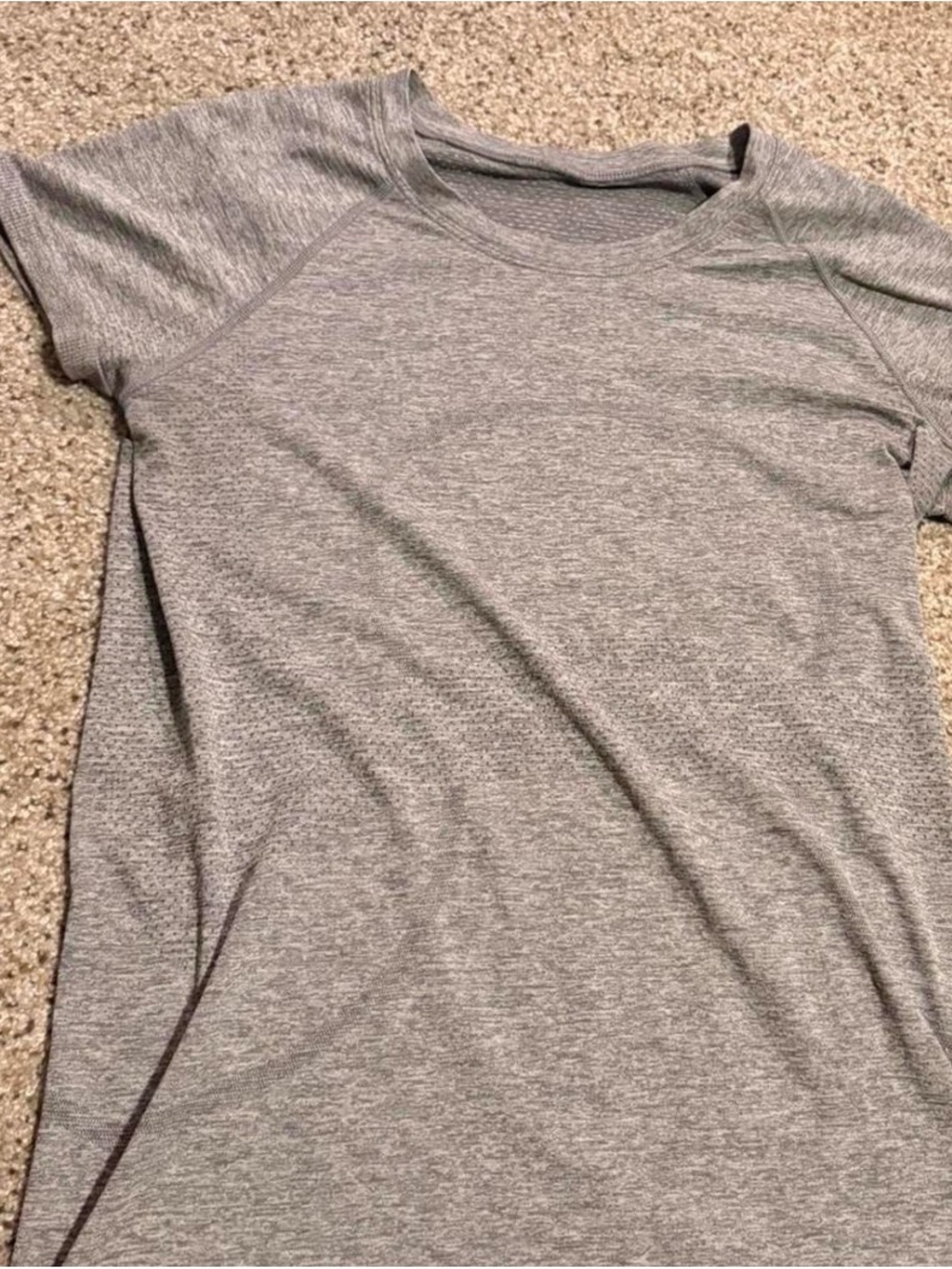lululemon athletica Women's Light Heather Gray Short Sleeve Tee